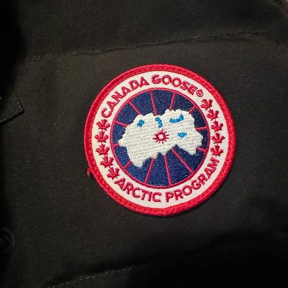 Canada Goose Black Arctic Program Vest - Picture 2 of 8